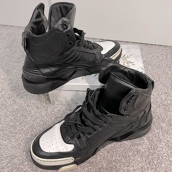 GIVENCHY black leather high top sneakers size43 - Picture 4 of 6